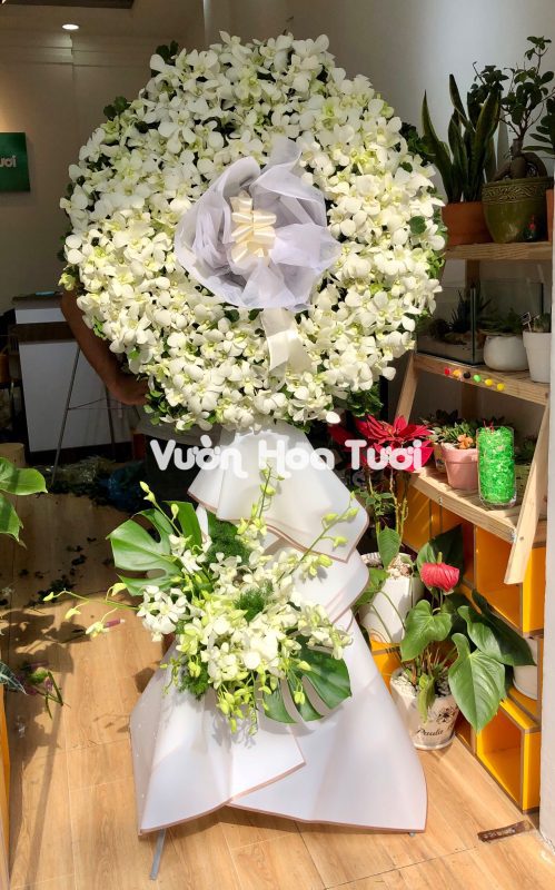 Lẵng hoa chia buồn tôn kính