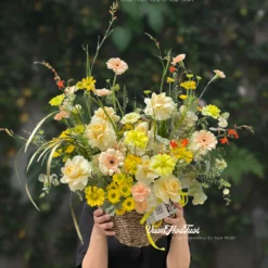 Lẵng Hoa Golden Whimsy