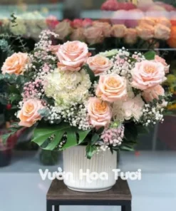 Alternative view of Lẵng Hoa Hồng Ecuador Shimmer Tặng Sinh Nhật