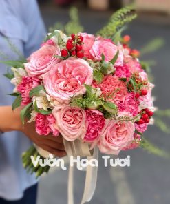 Bó hoa cưới cô dâu cầm tay hồng Ohara