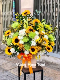 Lẵng hoa chúc mừng Hướng Dương