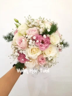 Bó hoa cầm tay tone trắng hồng HCT02