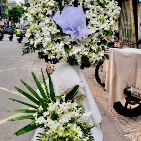 Kệ Hoa Chia Buồn Vĩnh Hằng HCB06