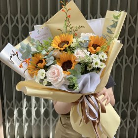 Bó hoa hướng dương tặng sinh nhật bạn gái