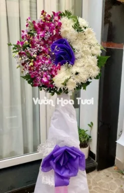 Kệ Hoa Chia Buồn Trắng Tím