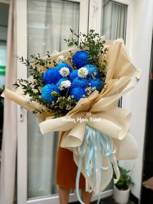 Bó hoa cúc mẫu đơn màu xanh dương