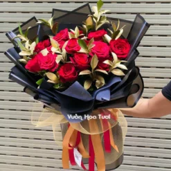 Bó Hoa Sinh Nhật Hồng Đỏ Lá Gold