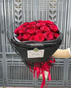 Bó Hoa Hồng Đỏ Bó Tròn Xinh Xắn