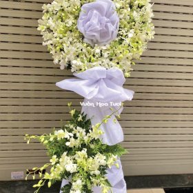 Vòng Hoa Chia Buồn Lan Trắng Tinh Tế