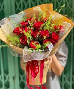 Bó Hoa Hồng Đỏ Phối Cỏ Đồng TIền