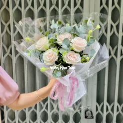 Bó Hoa Hẹn Hò Hồng Dâu Nhẹ Nhàng Tinh Tế
