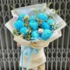 mẫu bó hoa cúc mẫu đơn được làm từ màu xanh biển