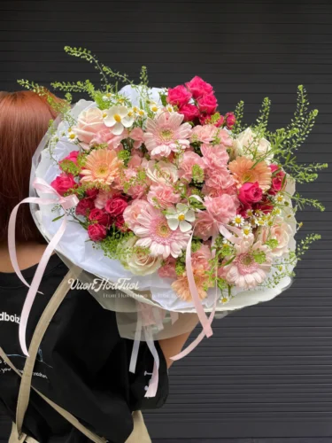 Bó Hoa Hồng Sinh Nhật Ấm Áp Bó Hoa Hồng Sinh Nhật Ấm Áp