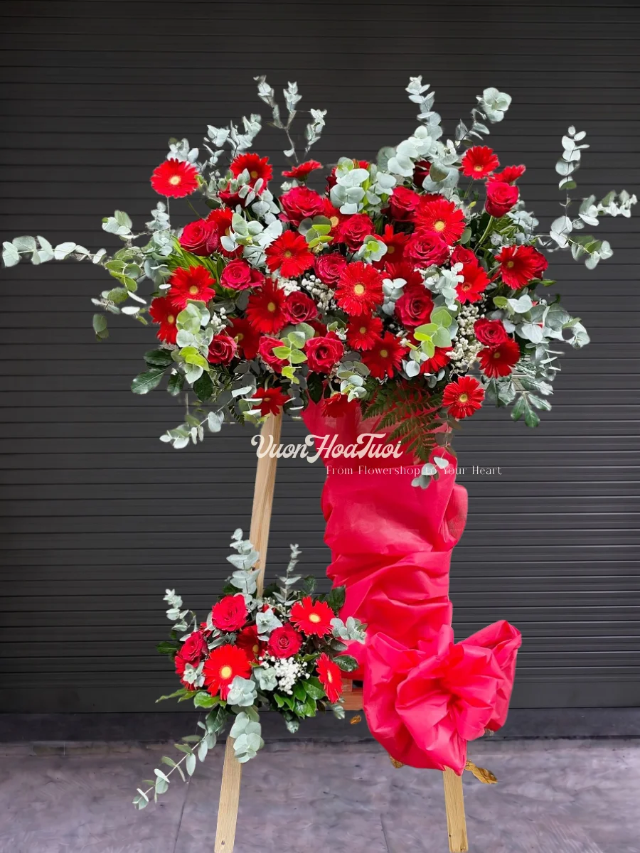 Rực rỡ cùng Kệ Hoa Khai Trương Niên Niên Đại Phát kết hợp hồng đỏ và đồng tiền may mắn mừng khai trương. Vườn Hoa Tươi giao tận nơi HCM siêu tốc. Đặt ngay!