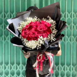 Bó Hoa Hồng Đỏ Giống Ecuador Phối Cùng Baby