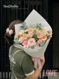 Mẫu bó hoa hồng Ethereal Roses thiết kế sang trọng tinh tế