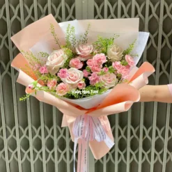 bó hoa hồng kem cẩm chướng_giấy hồng_1