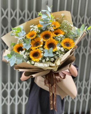 bó hoa hướng dương chúc mừng dịp ngày nhà báo việt nam