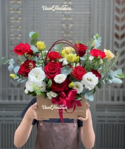 Giỏ Hoa Chúc Mừng Happy Stip