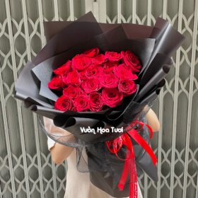 phiên bản Bó Hoa Hồng Đỏ Red Velvet Embrace là hoa bó tặng hẹn hò