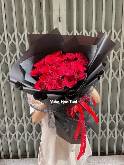 phiên bản Red Velvet Embrace là hoa bó tặng hẹn hò