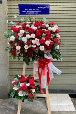 Kệ Gỗ Hoa Tươi Chúc Mừng Sweet Daily