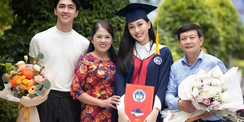 1 bo hoa tot nghiep bao nhieu tien 0 jpg