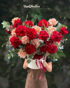 Lẵng Hoa Tươi Shimmer Red