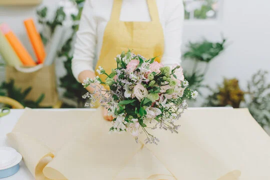 Hướng Dẫn Chi Tiết Cách Bó Hoa Hồng Tặng Sinh Nhật Bạn Thân goi hoa