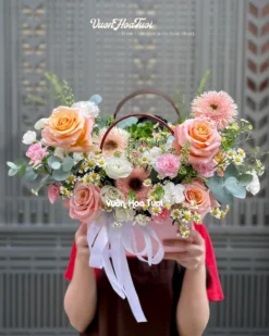 Giỏ Hoa Chúc Mừng Shimmer Wicky