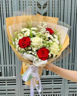Bó Hoa Tình Yêu Đỏ Trắng SiiL Rose White