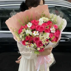 Bó Hoa Hồng Sophia Romatic White Thiết Kế Tại Vườn Hoa Tươi