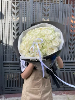 Bó Hoa Hồng Trắng Lãng Mạn Tinh Khôi Tình Đầu 2