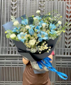 Mẫu hoa sang trọng với hoa tulip 11 bông nhuộm xanh dương