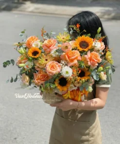 Giỏ hoa hướng dương Eternal Amore mang sắc vàng rực rỡ