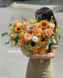 Giỏ hoa hướng dương Eternal Amore mang sắc vàng rực rỡ