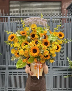 Lẵng Hoa Hướng Dương Chúc Mừng Thành Lập