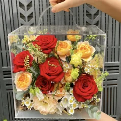 Phiên bản vali hoa tươi mang sự dịu dàng và ấm áp