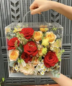 Phiên bản vali hoa tươi mang sự dịu dàng và ấm áp