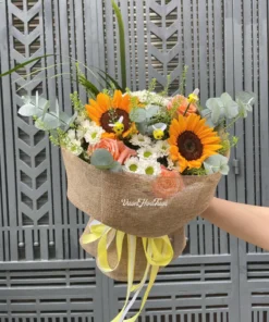 Bó Hoa Hướng Dương Bé Ong Xinh Xắn