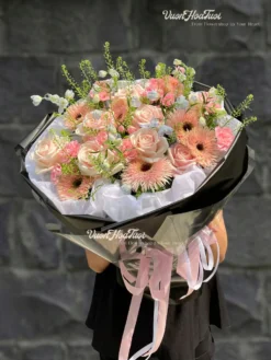 Bó Hoa Hồng Kem Dâu Quyến Rũ Black Smooth 2