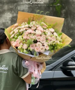 Bó Hoa Hồng Chiết Xạ Thủy Tiên