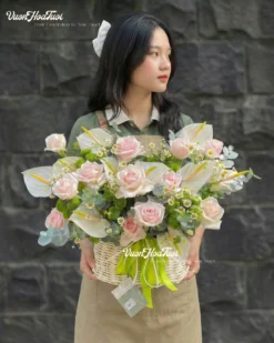 Giỏ Hoa Dịu Dàng Xanh Tươi Gửi Yêu Thương