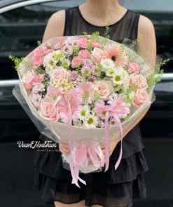 Chi tiết mẫu hoa bó Rose Of Hope 2026 với tone màu hy vọng tại shop hoa tươi quận 10 Vườn Hoa Tươi.