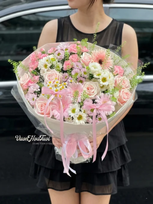 Chi tiết mẫu hoa bó Rose Of Hope 2026 với tone màu hy vọng tại shop hoa tươi quận 10 Vườn Hoa Tươi.