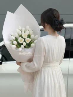 Bó Hoa Tulip White July Bó hoa Tulip trắng tối giản
