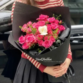 Bó Hoa Hồng Sophia Phối Tulip Trắng