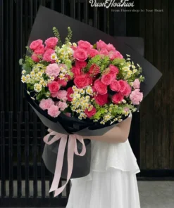 Bó hoa hồng Sophia Secret Garden phối màu nhẹ nhàng từ Vườn Hoa Tươi