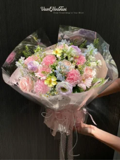 Bó hoa hồng Thanh Xuân màu hồng kem nhẹ nhàng tặng sinh nhật ý nghĩa tại Vườn Hoa Tươi