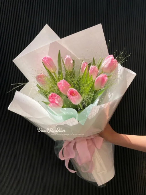 Bó hoa tươi Tulip Pink Tulip Vintage phối màu pastel nhẹ nhàng sang trọng tại Vườn Hoa Tươi.